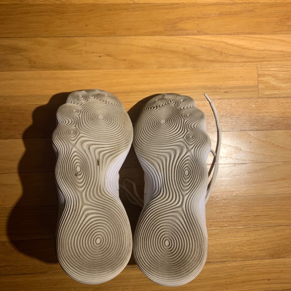 2017 White  Hyperdunks - Picture 4 of 4